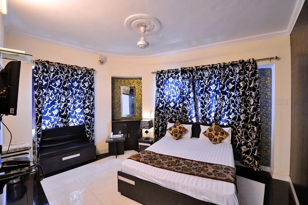 Hotel New Mg Residency Amritsar Bagian luar foto